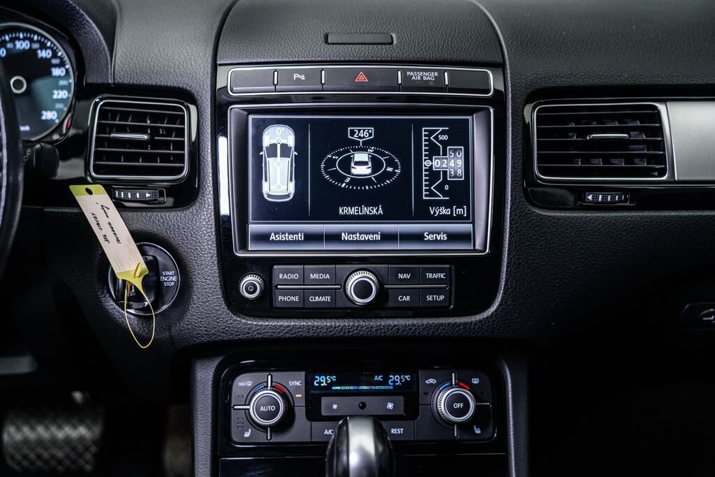 Volkswagen Touareg SUV / Terénní 3,0 l 193 kw