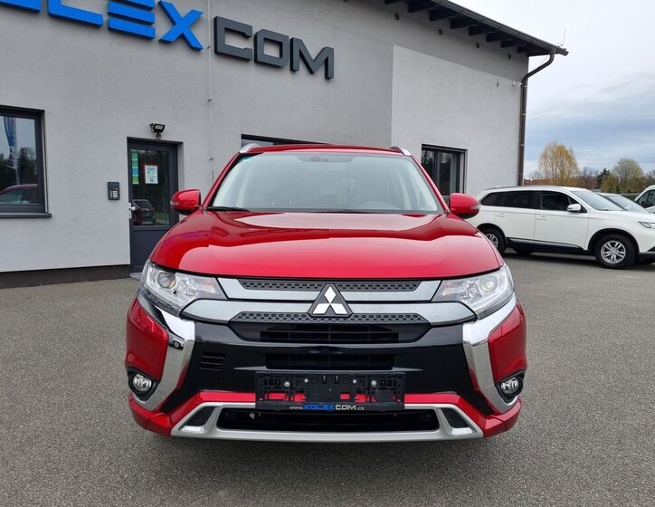 Mitsubishi Outlander SUV / Terénní 2,4 l 165 kw