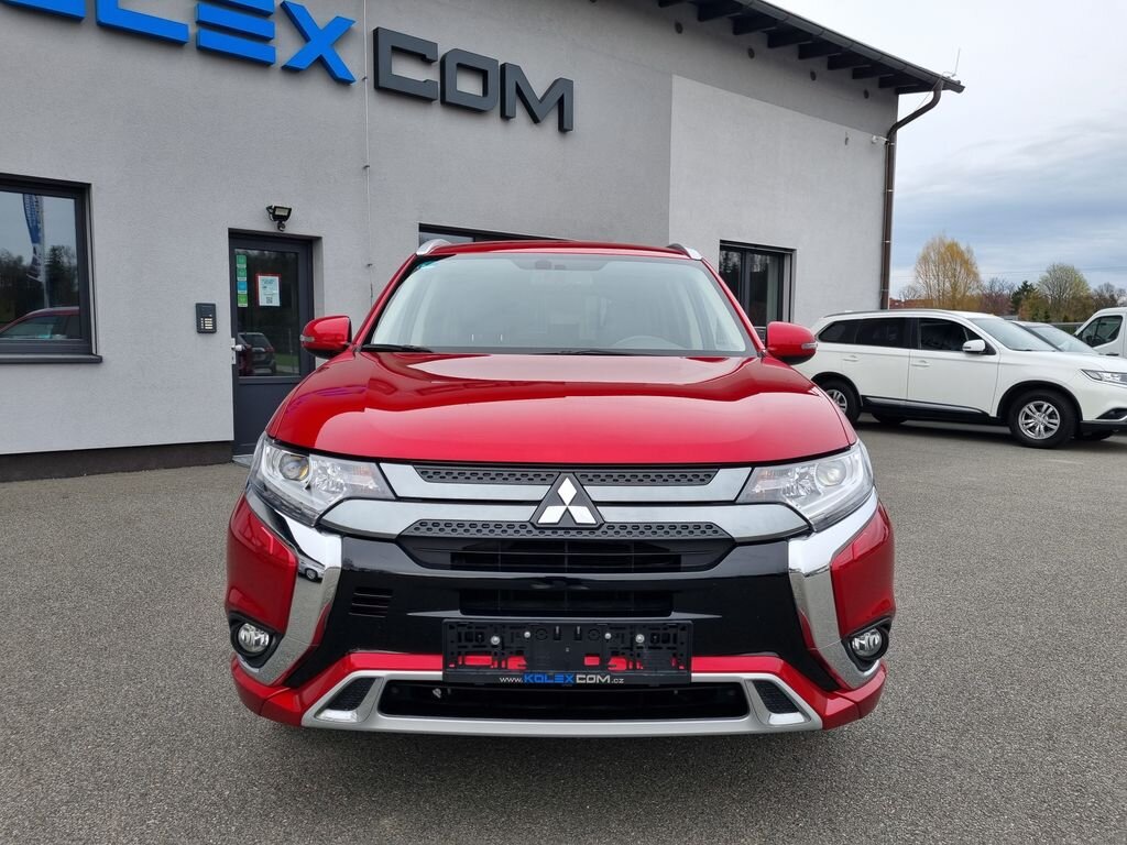 Mitsubishi Outlander SUV / Terénní 2,4 l 165 kw