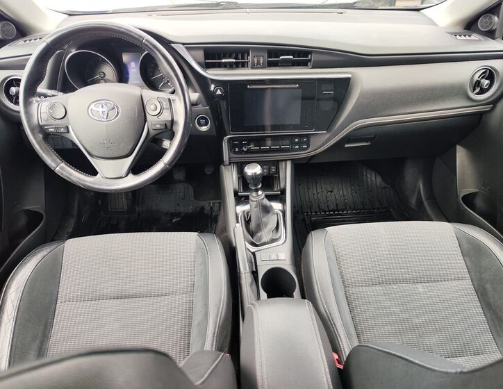 Toyota Auris Kombi 1,6 l 82 kw