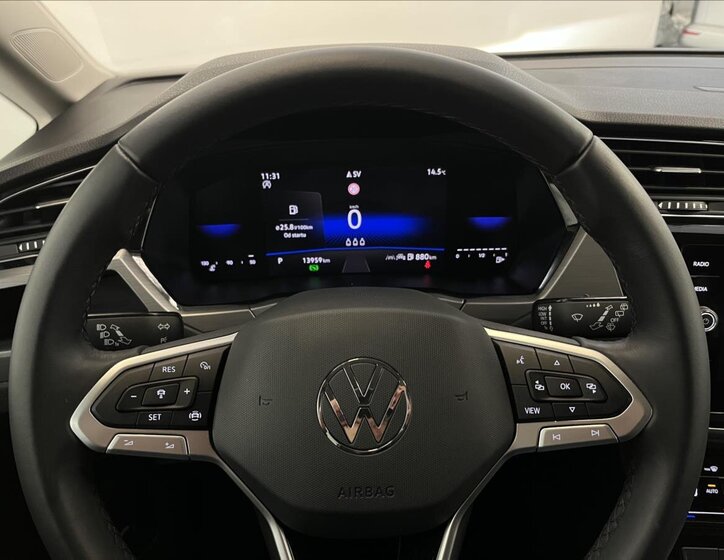 Volkswagen Touran 13