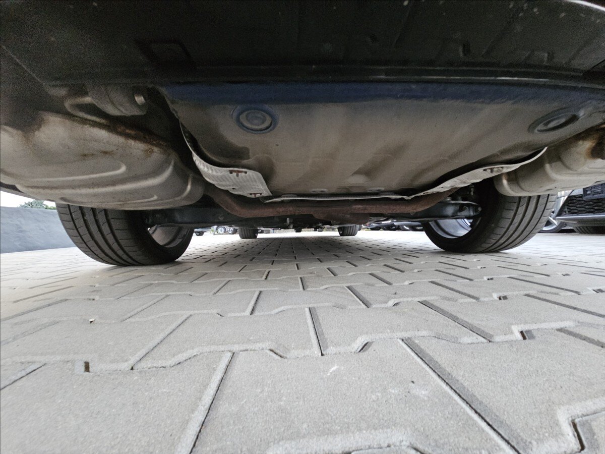 Volkswagen Golf Kombi 2,0 l 235 kw