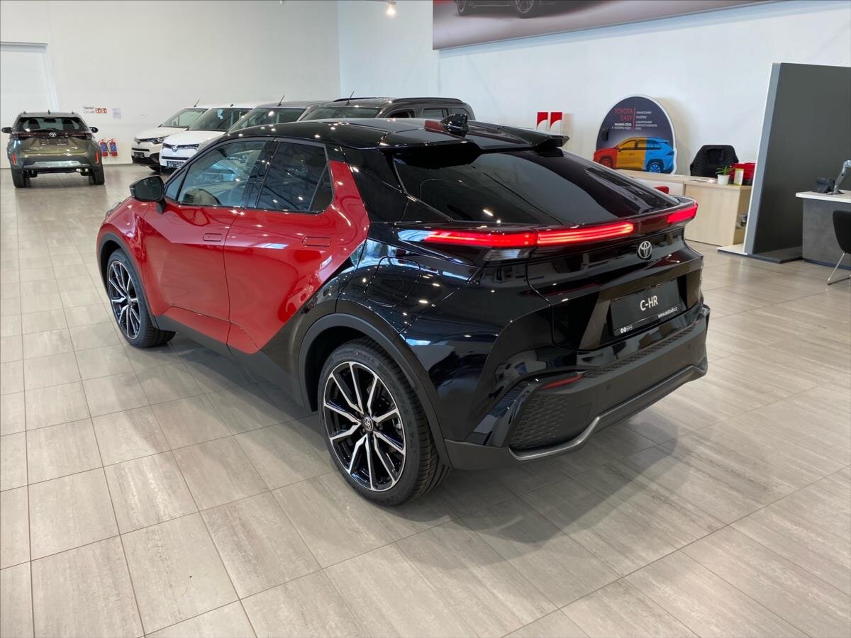 Toyota C-HR SUV 2,0 l 165 kw