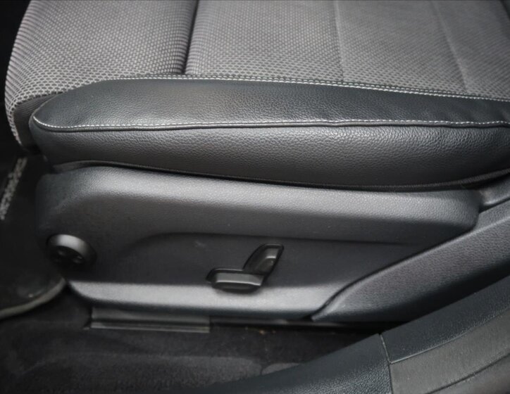 Mercedes-Benz Třídy E Kombi 2,0 l 143 kw