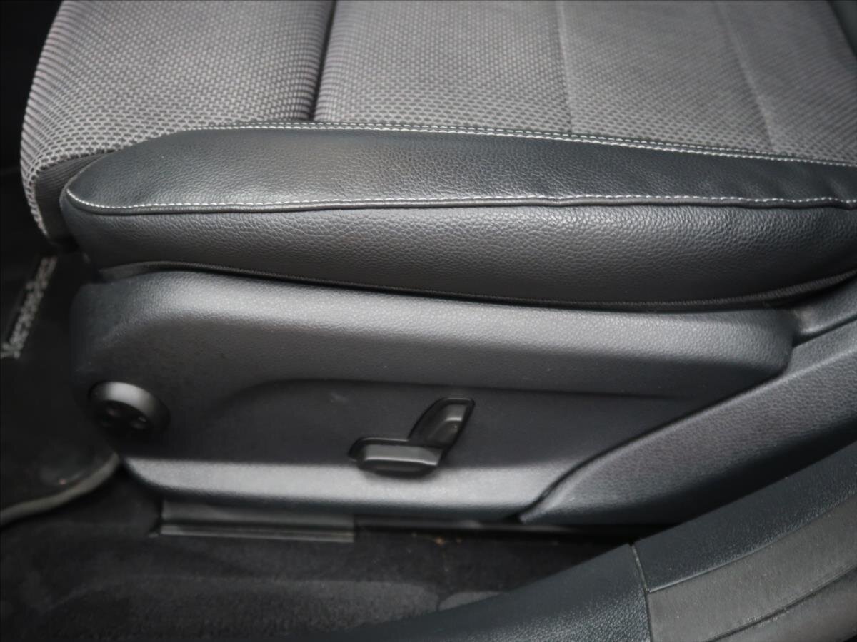 Mercedes-Benz Třídy E Kombi 2,0 l 143 kw