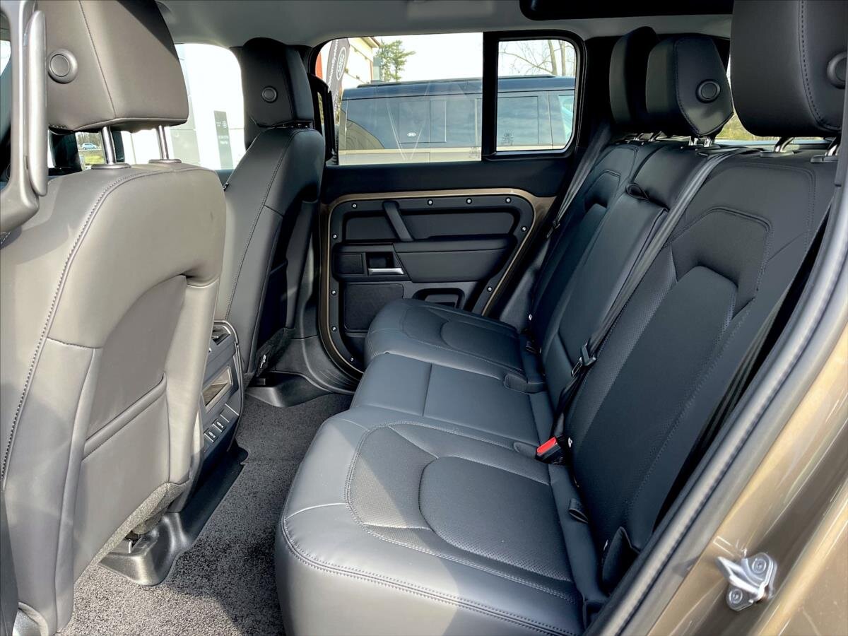 Land Rover Defender SUV / Terénní 3,0 l 183 kw