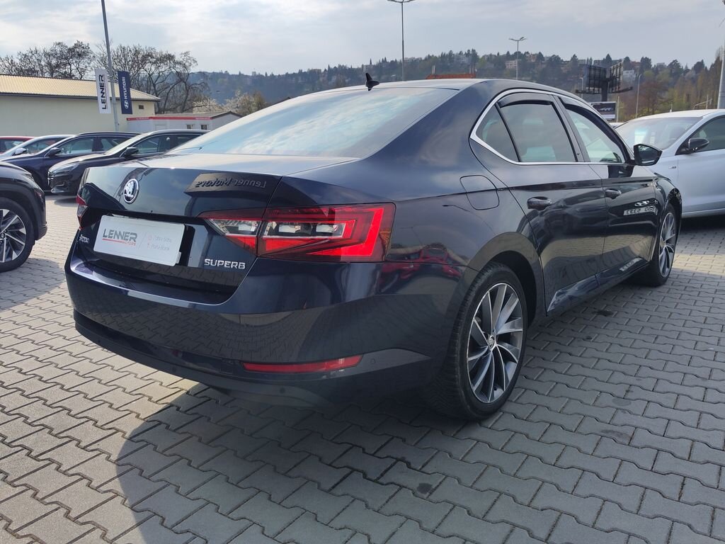 Škoda Superb Sedan / Limuzína 2,0 l 110 kw
