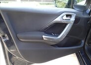 Peugeot 2008 Kombi 1,2 l 61 kw