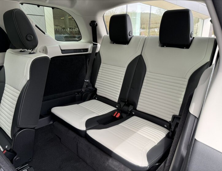 Land Rover Discovery SUV / Terénní 3,0 l 257 kw