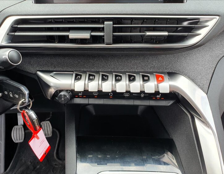 Peugeot 5008 SUV / Terénní 1,5 l 96 kw