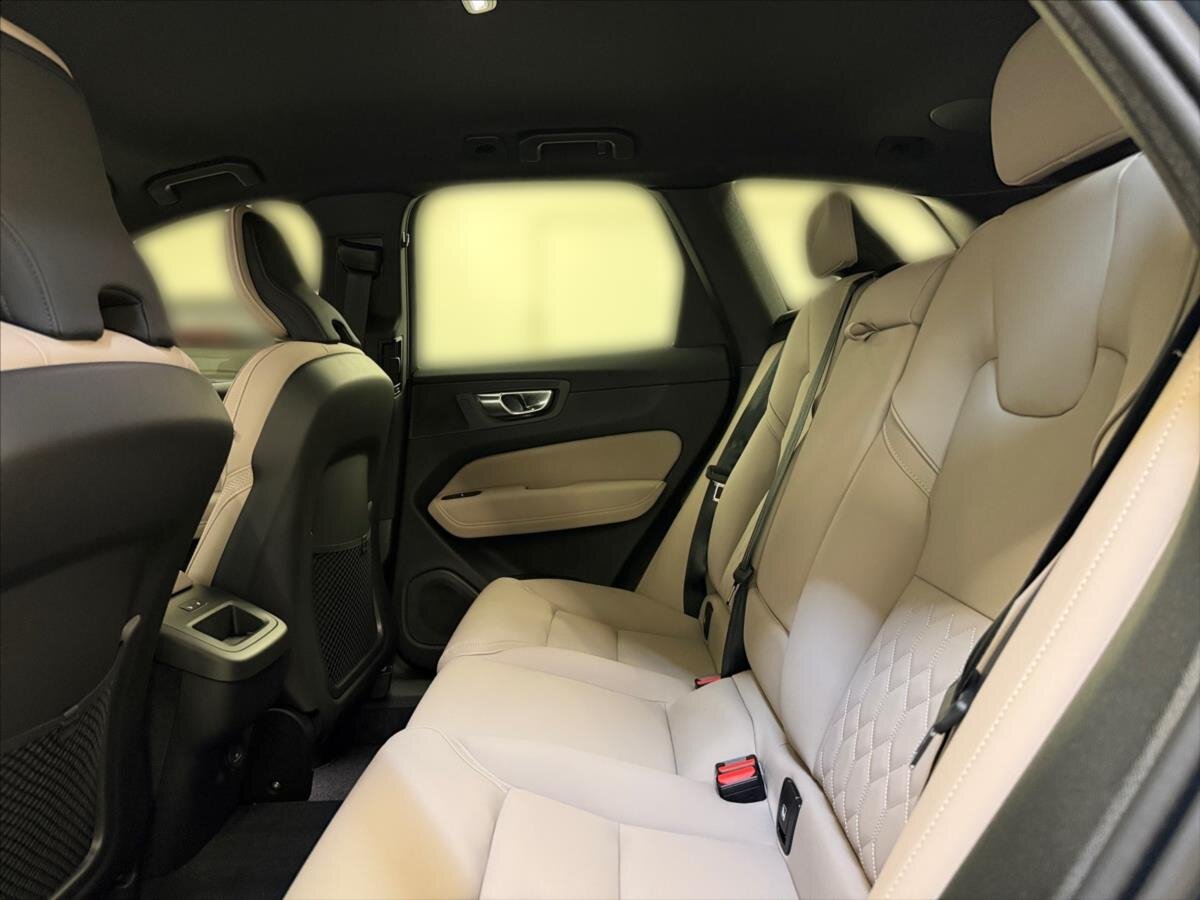 Volvo XC60 SUV / Terénní 2,0 l 184 kw