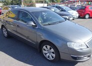 Volkswagen Passat Sedan 2,0 l 103 kw