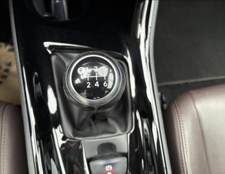 Toyota C-HR SUV 1,2 l 85 kw