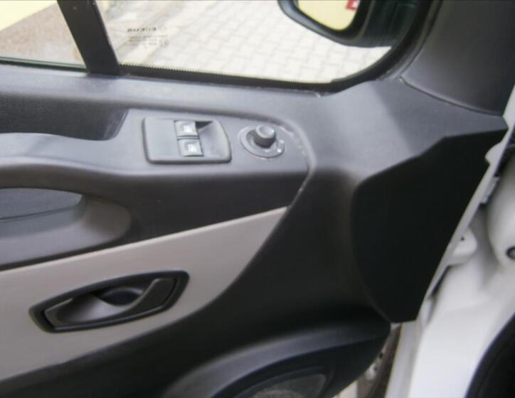 Renault Trafic 8