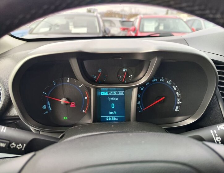 Chevrolet Orlando 17