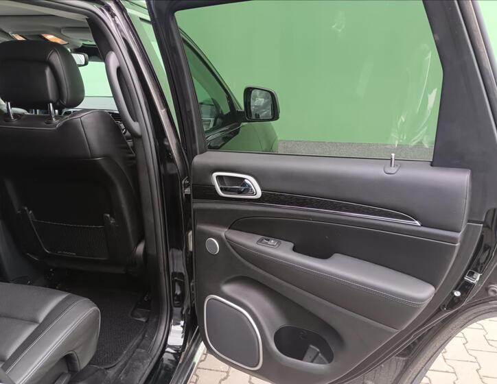 Jeep Grand Cherokee 19