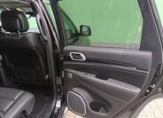 Jeep Grand Cherokee 19