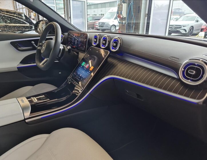 Mercedes-Benz Třídy C Sedan 2,0 l 147 kw