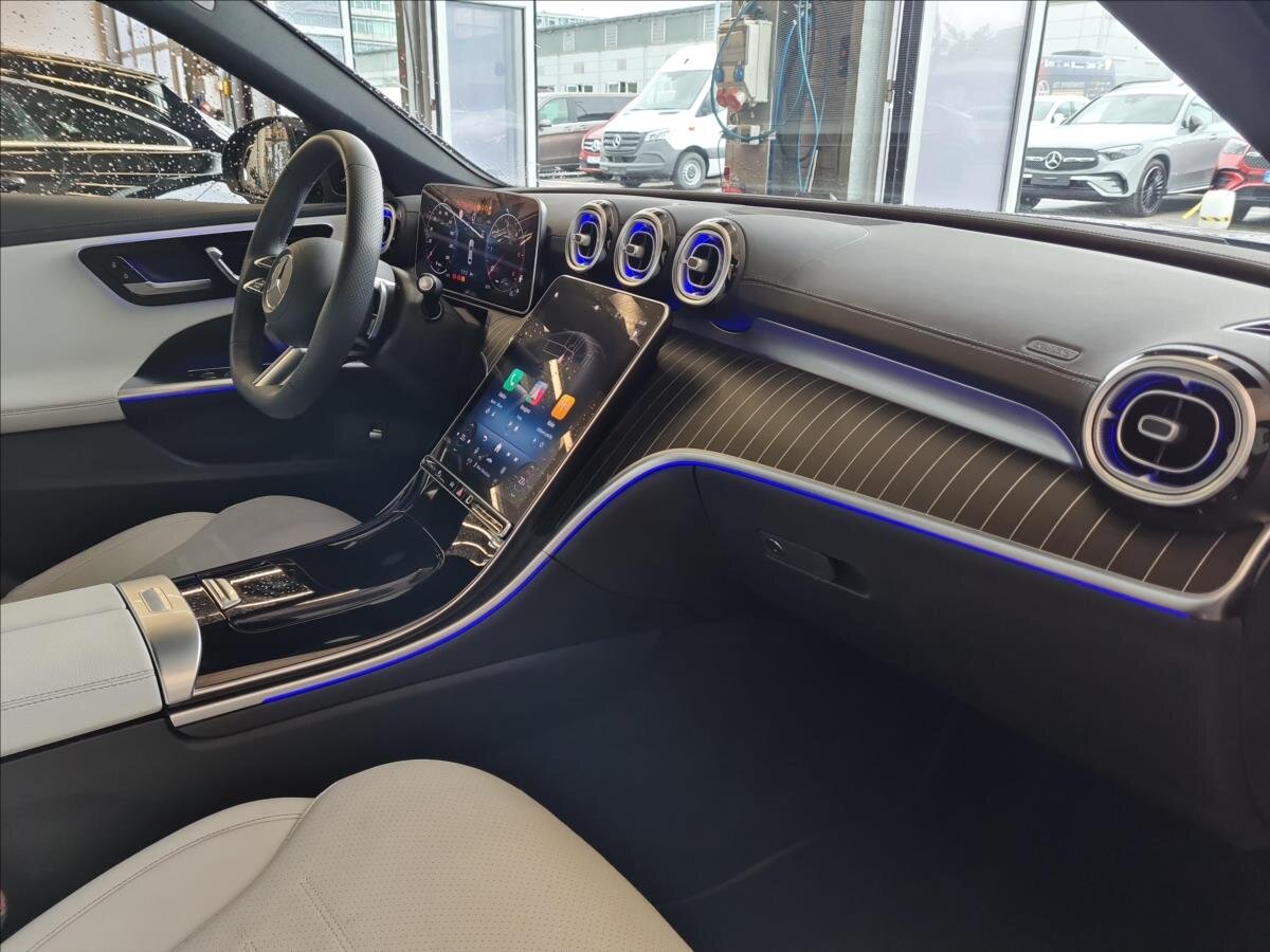Mercedes-Benz Třídy C Sedan 2,0 l 147 kw