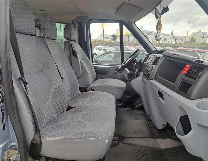 Ford Transit 19