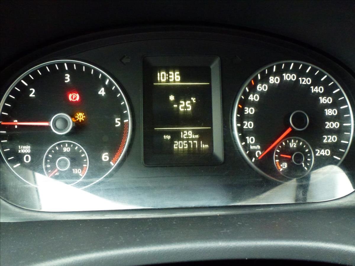 Volkswagen Caddy Skříň 1,6 l 55 kw