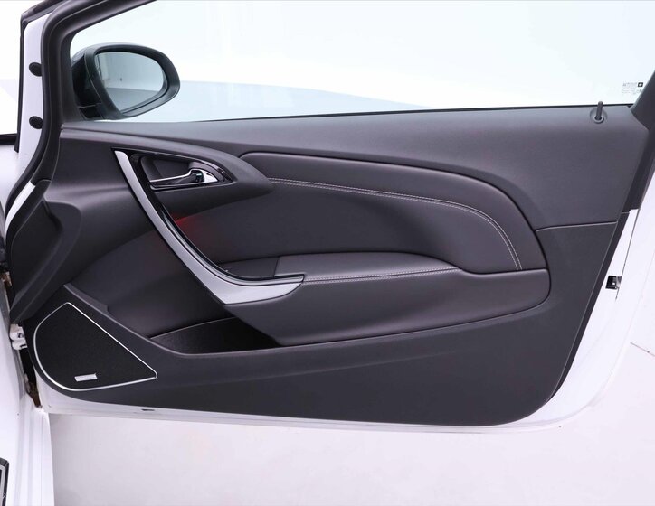 Opel Astra Hatchback 2,0 l 206 kw