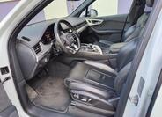 Audi Q7 11