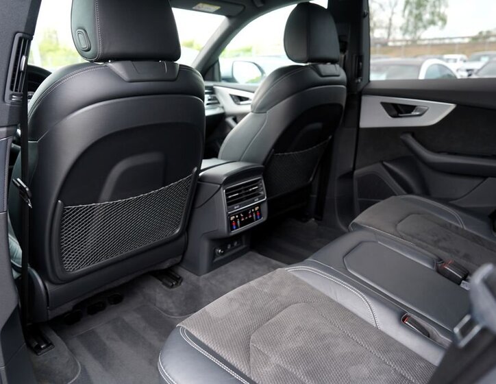 Audi Q8 SUV / Terénní 3,0 l 250 kw