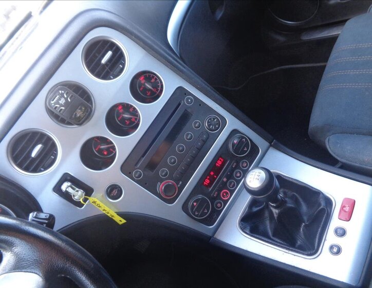 Alfa Romeo 159 Sedan / Limuzína 1,9 l 118 kw