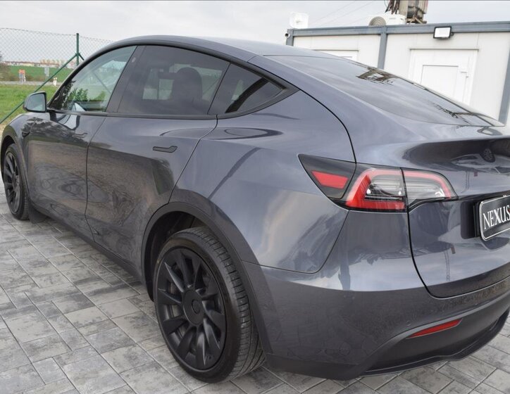 Tesla Model Y SUV / Terénní 0,0 378 kw