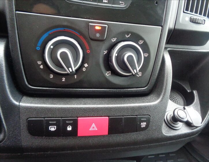 Peugeot Boxer Ostatní 2,2 l 121 kw