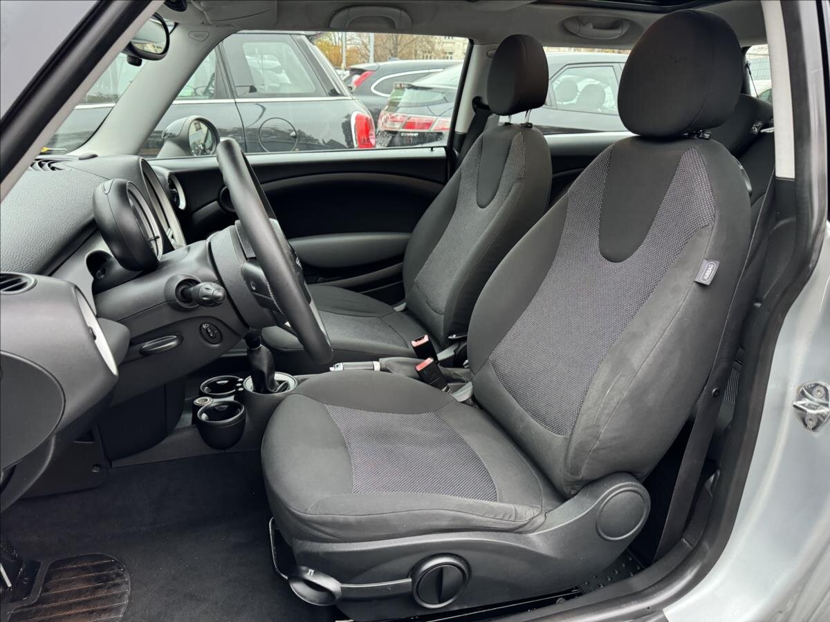 Mini Cooper Hatchback 1,6 l 88 kw