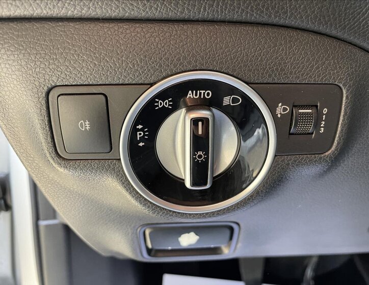 Mercedes-Benz GLA 27