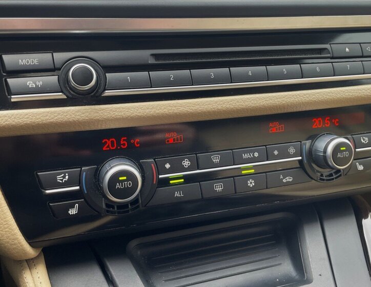 BMW Řada 5 Kombi 3,0 l 180 kw