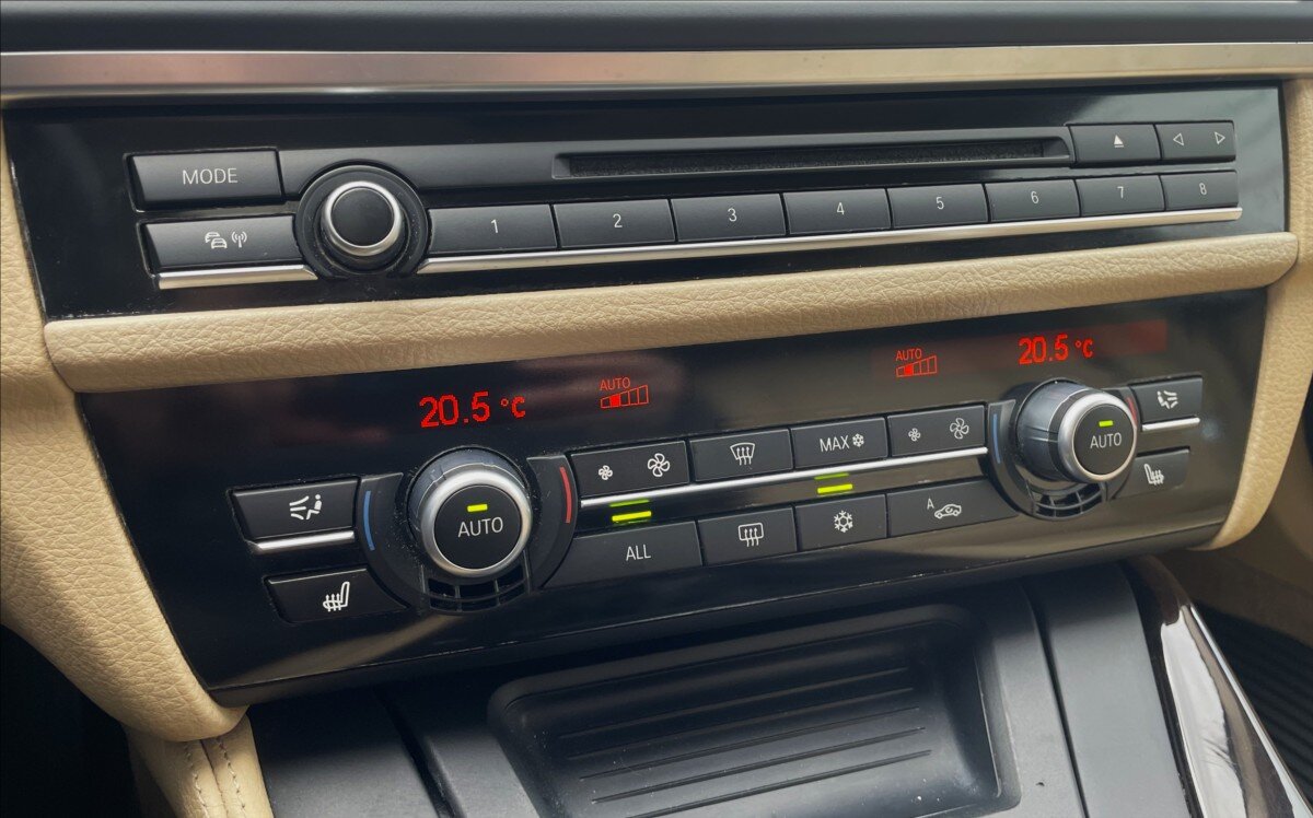 BMW Řada 5 Kombi 3,0 l 180 kw