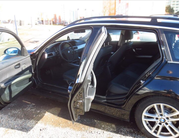 BMW Řada 3 Kombi 2,5 l 160 kw