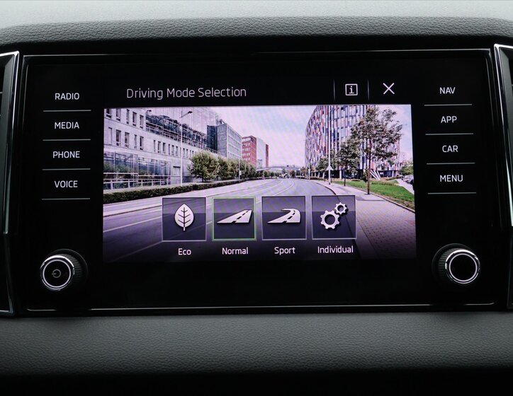 Škoda Karoq SUV 1,5 l 110 kw