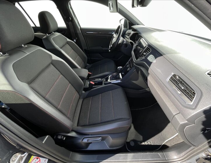 Volkswagen T-Roc SUV / Terénní 1,5 l 110 kw