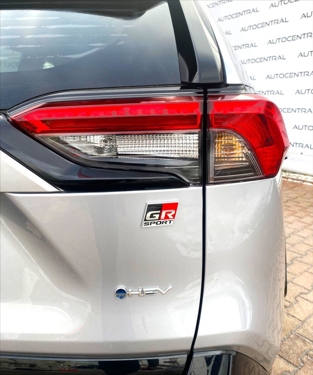 Toyota RAV4 SUV 2,5 l 219 kw