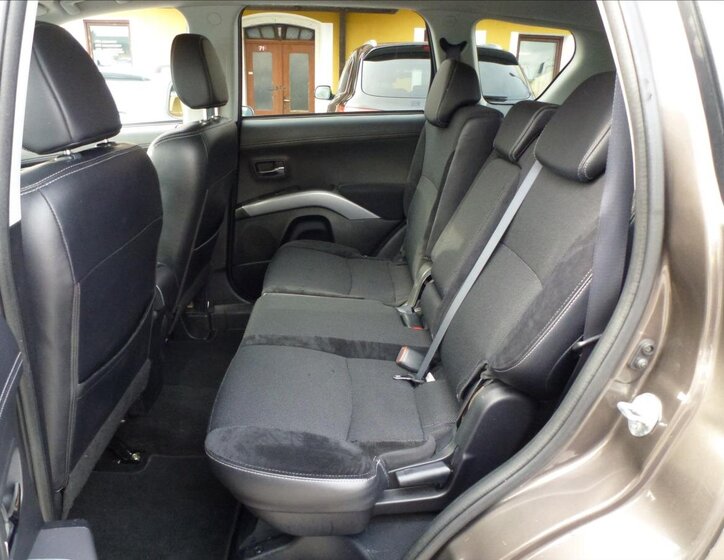 Mitsubishi Outlander Kombi 2,3 l 130 kw