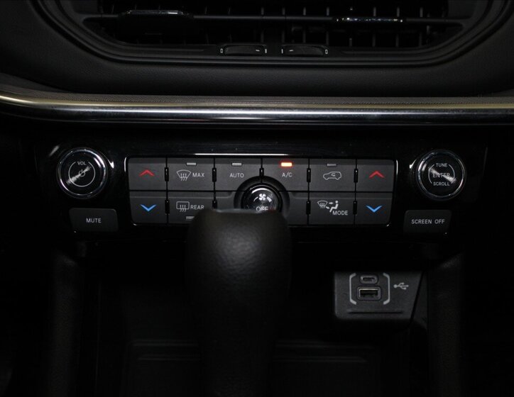 Jeep Compass SUV / Terénní 1,3 l 110 kw