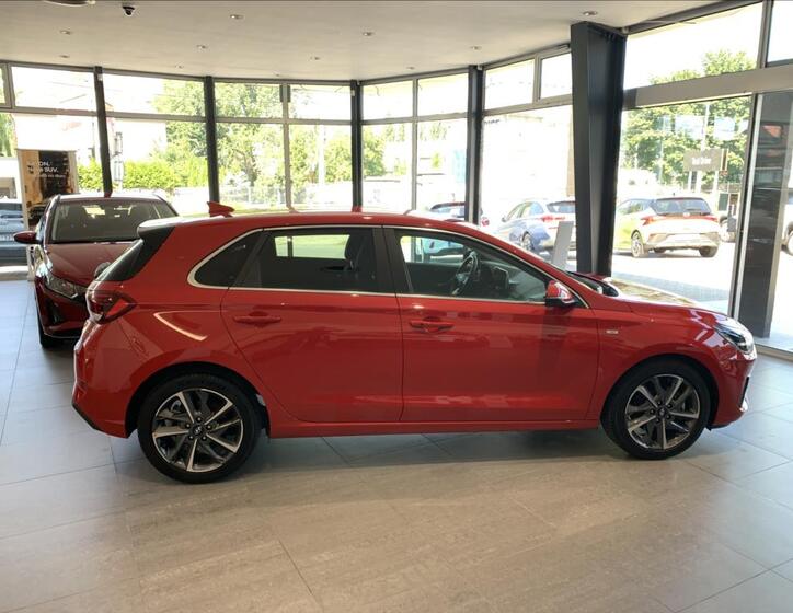 Hyundai i30 4