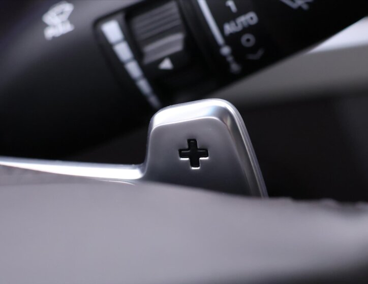 Hyundai Genesis Sedan / Limuzína 3,8 l 232 kw