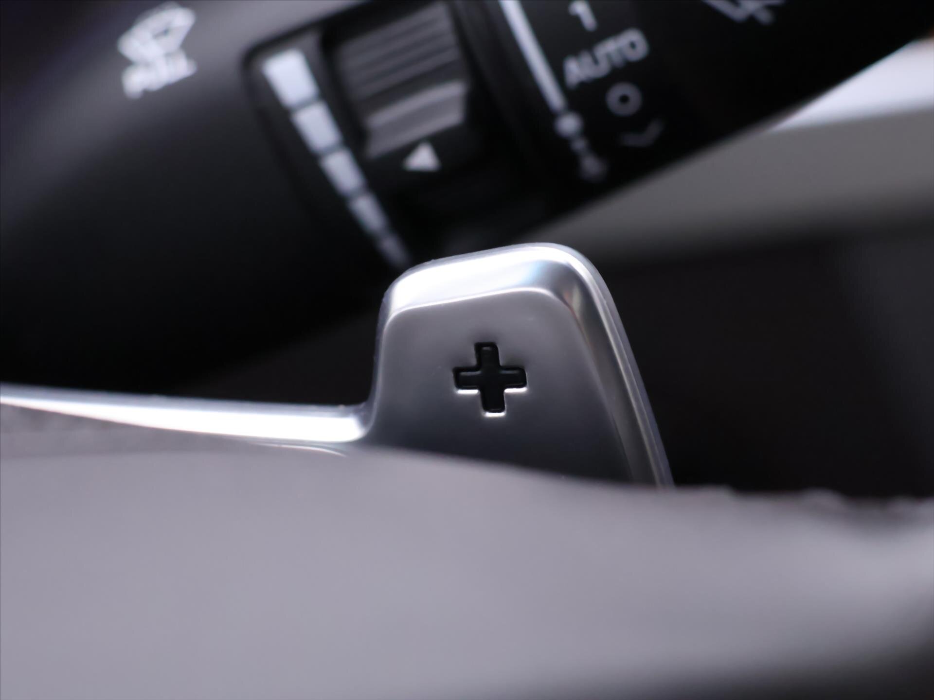 Hyundai Genesis Sedan / Limuzína 3,8 l 232 kw