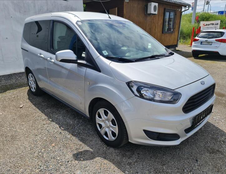 Ford Tourneo Courier 3