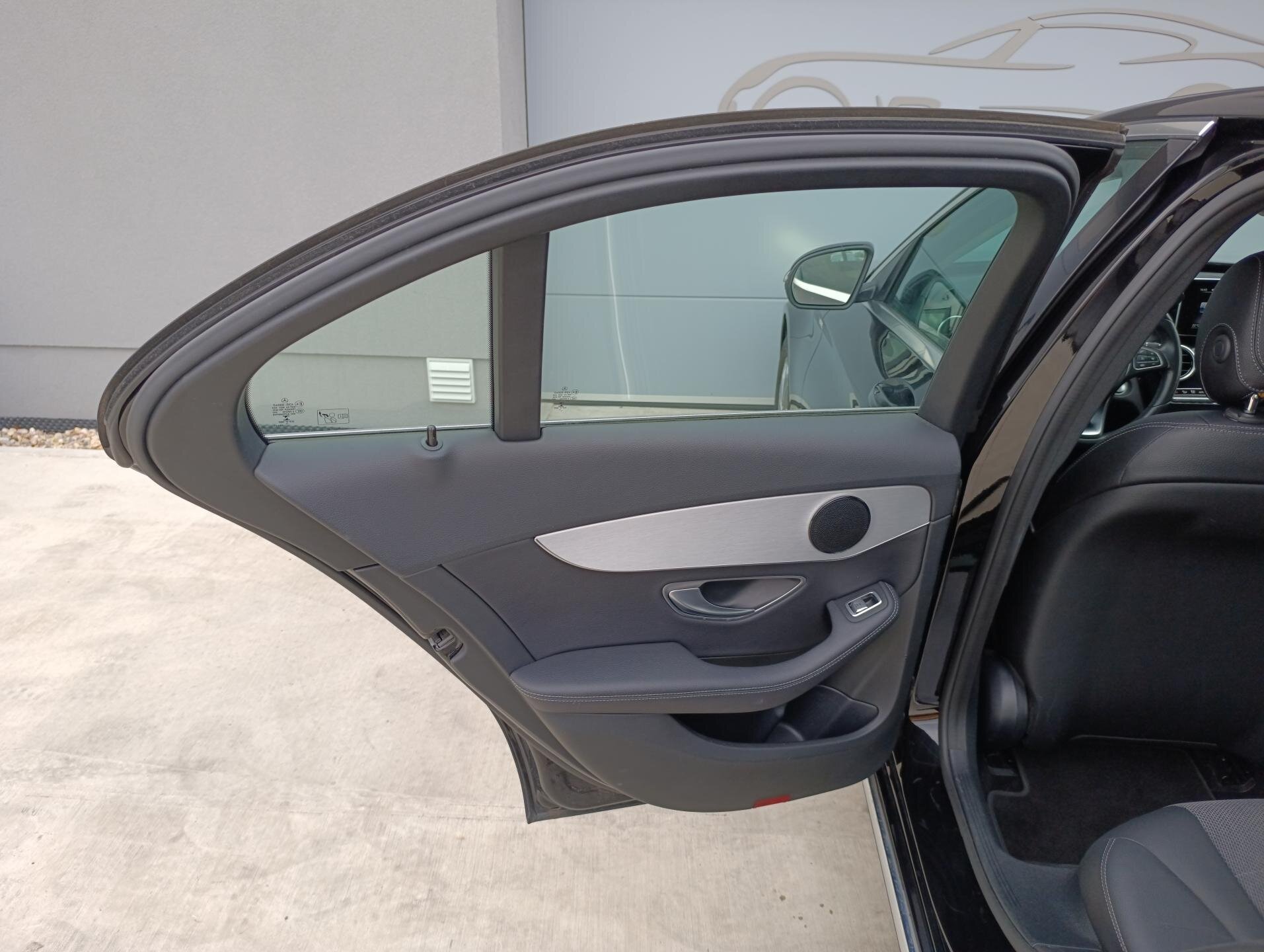 Mercedes-Benz Třídy C Sedan / Limuzína 2,1 l 125 kw