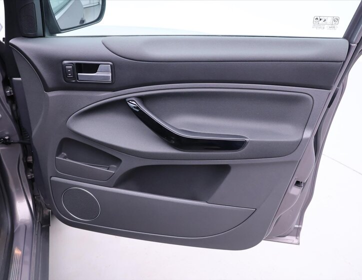 Ford Kuga SUV / Terénní 2,0 l 103 kw