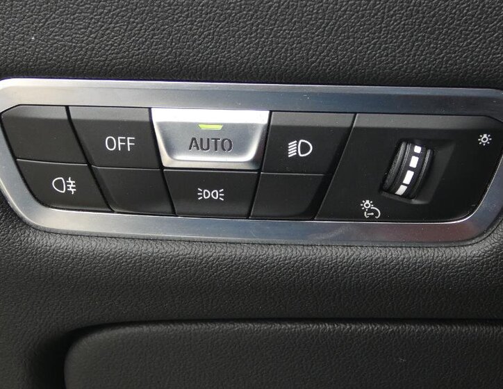 BMW X5 SUV / Terénní 3,0 l 250 kw