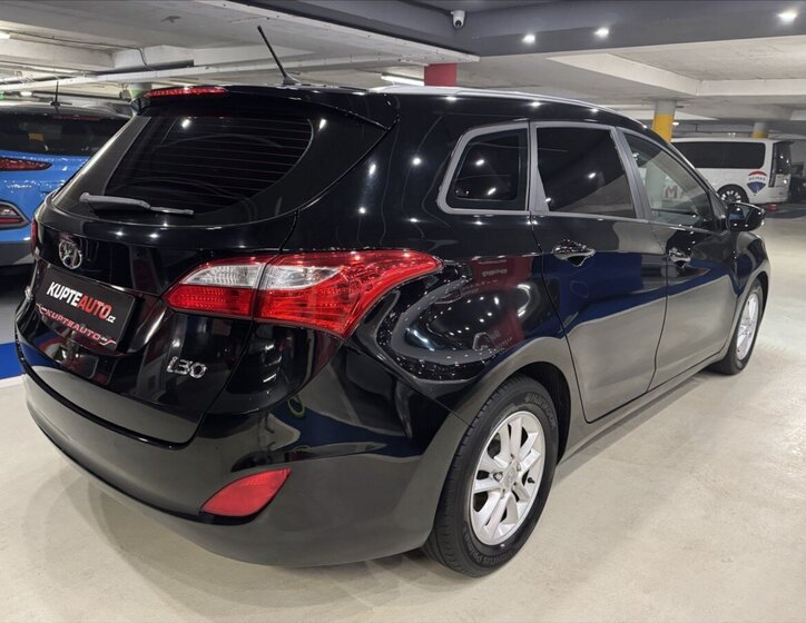 Hyundai i30 Kombi 1,6 l 81 kw