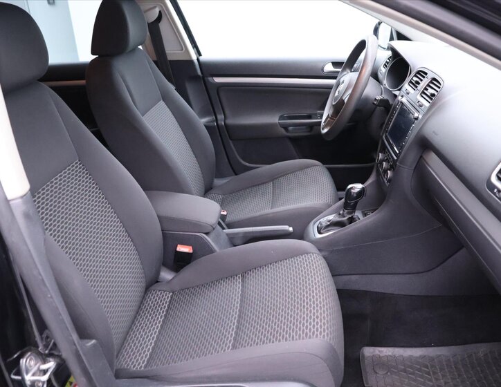 Volkswagen Golf Kombi 1,6 l 77 kw